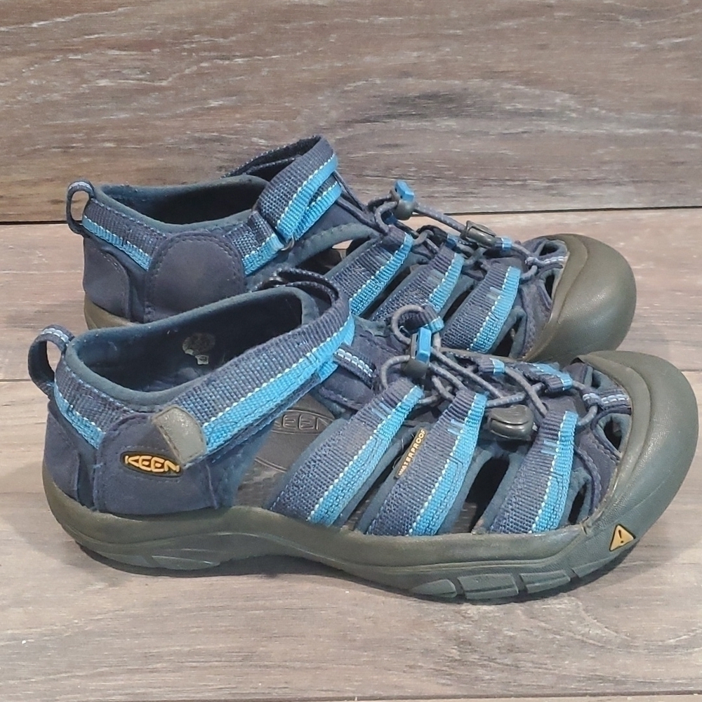 Keen Mens outdoor hiking sandals shoes sz 6 athletic